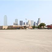Gilleys - Large Parking Lot