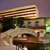 Las Colinas Canal