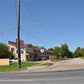 Oak Tree Inn (still open)