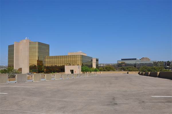 8787 N. Stemmons Off Bldg - Parking Garage
