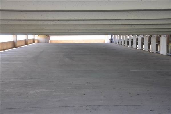 8787 N. Stemmons Off Bldg - Parking Garage