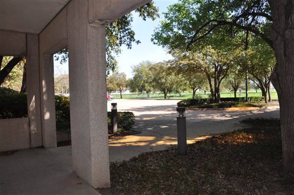 8787 N. Stemmons Off Bldg - Parking Garage