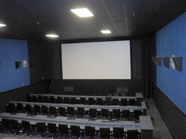 Studio Movie Grill - Dallas Royal