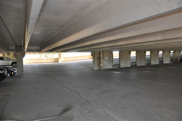 8787 N. Stemmons Off Bldg - Parking Garage