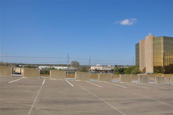 8787 N. Stemmons Off Bldg - Parking Garage
