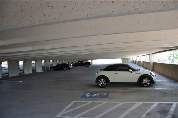 8787 N. Stemmons Off Bldg - Parking Garage