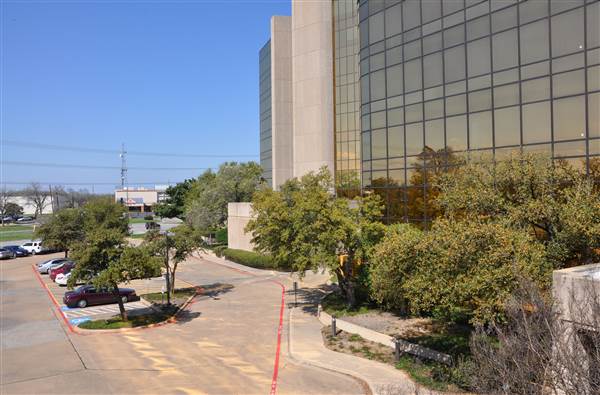 8787 N. Stemmons Off Bldg - Parking Garage