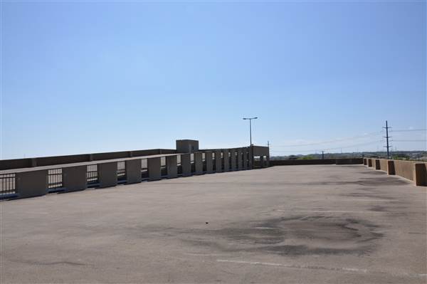 8787 N. Stemmons Off Bldg - Parking Garage