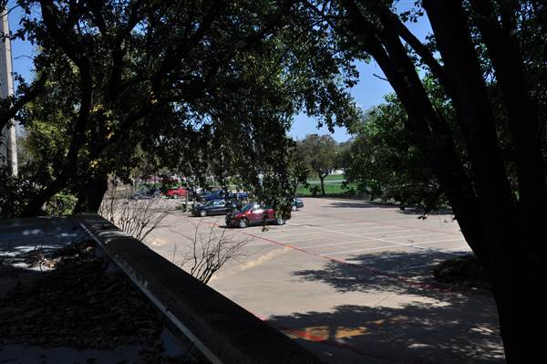 8787 N. Stemmons Off Bldg - Parking Garage