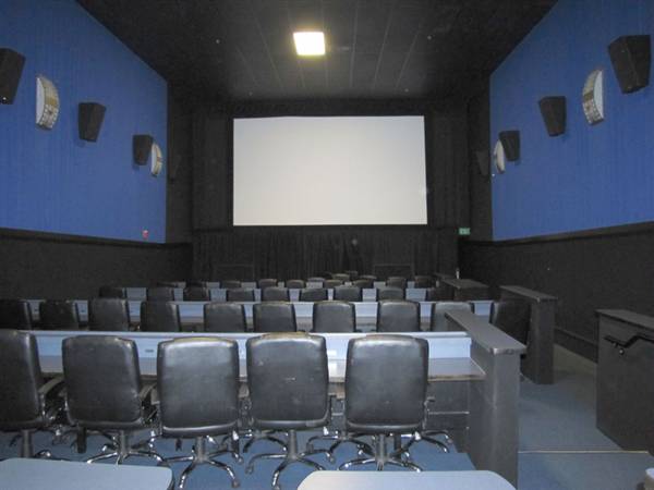 Studio Movie Grill - Dallas Royal