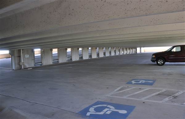 8787 N. Stemmons Off Bldg - Parking Garage